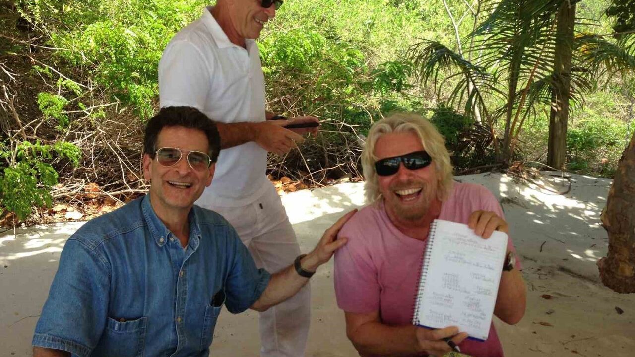 Epstein dosyasından 19 yeni fotoğraf yayımlandı — Trump üç karede yer alıyor