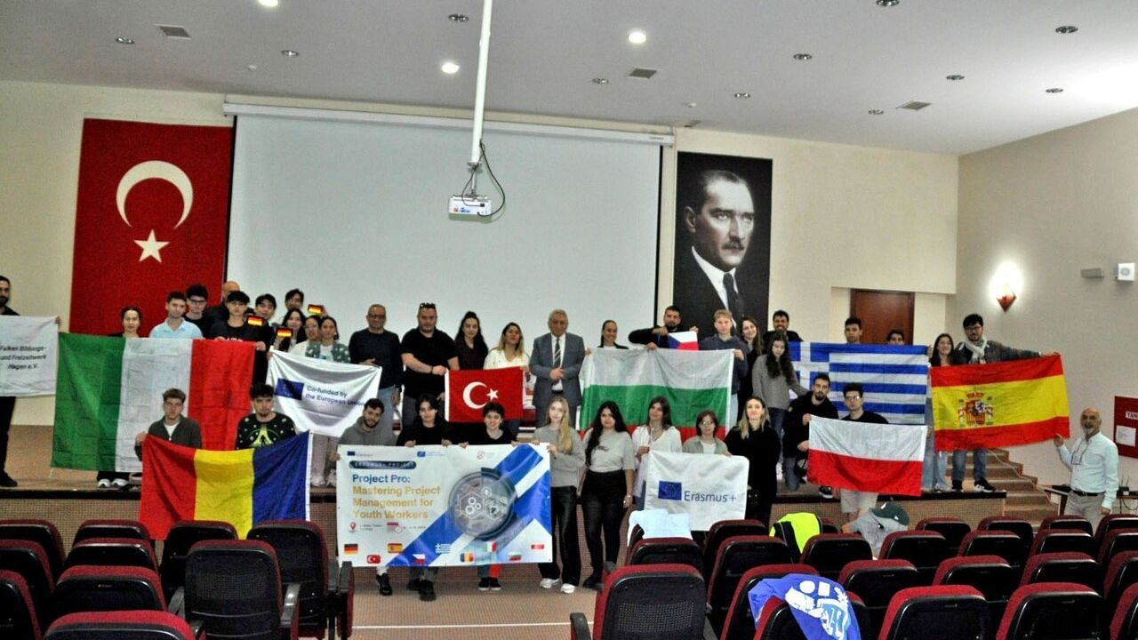Erasmus+ 'Project Pro' ile 9 Ülkeden 36 Gençlik Çalışanı Çeşme'de Buluştu