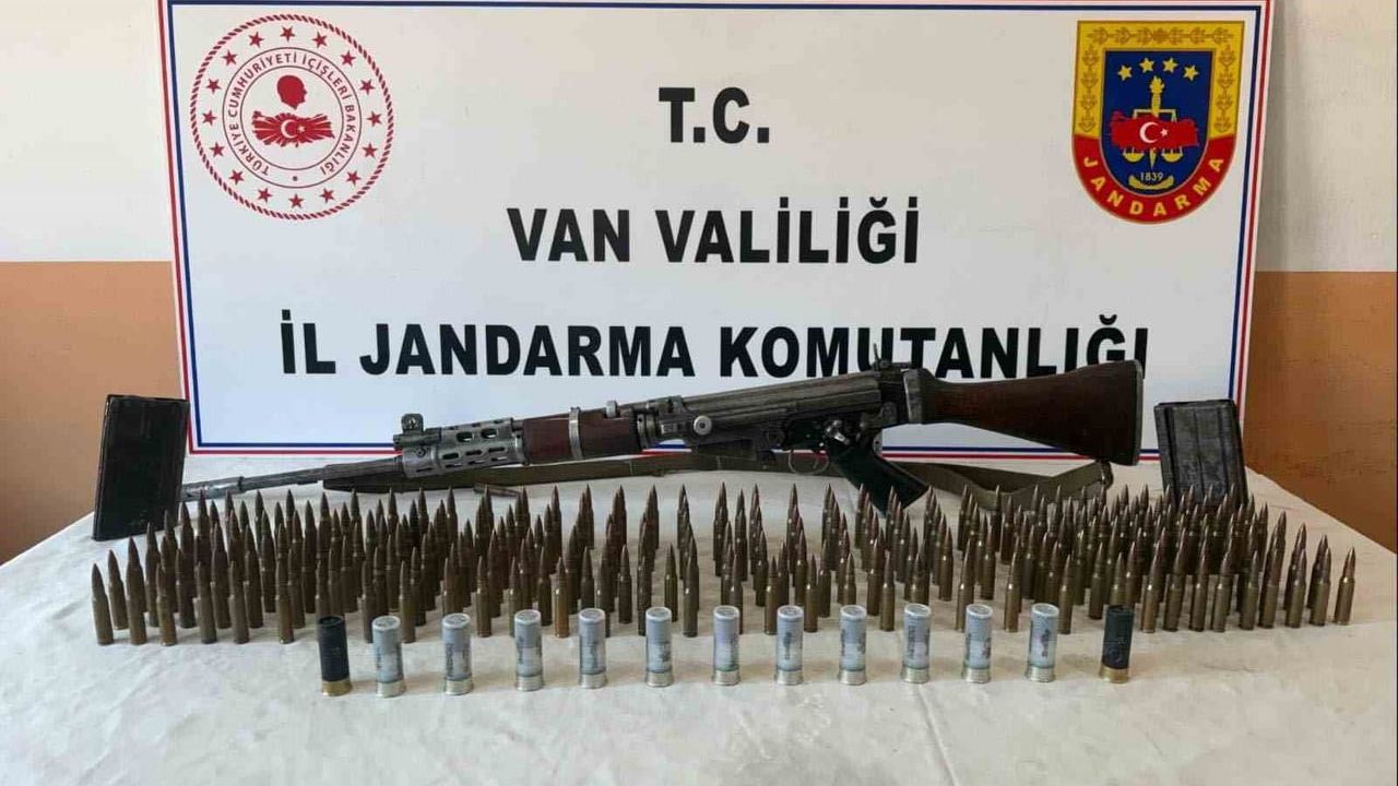 Erciş'te Belçika yapımı FN Fal uzun namlulu tüfek ele geçirildi