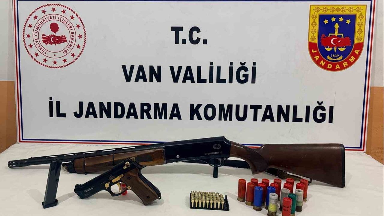 Erciş'te jandarma aramasında silah ve mühimmat ele geçirildi