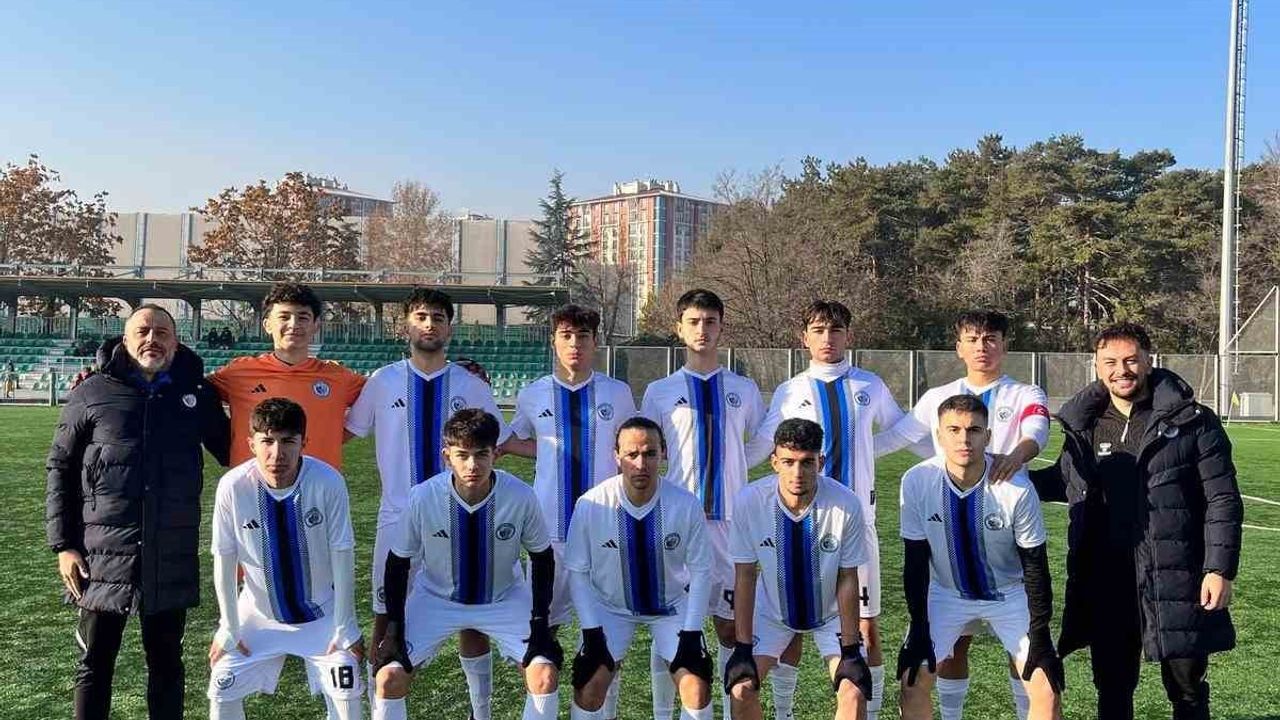 Erciyes 38 FK U18: 14'te 14 ile namağlup lider
