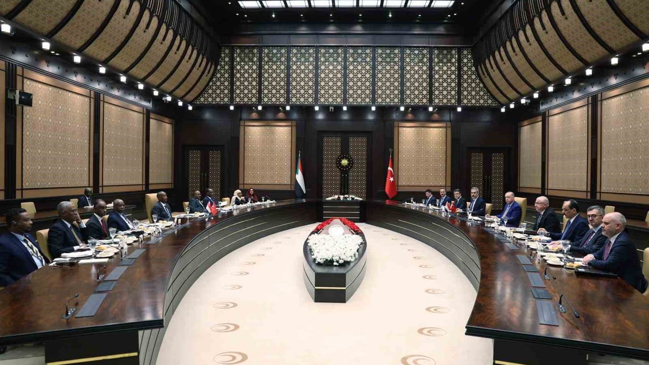 Erdoğan ile el Burhan Cumhurbaşkanlığı Külliyesi’nde Görüştü