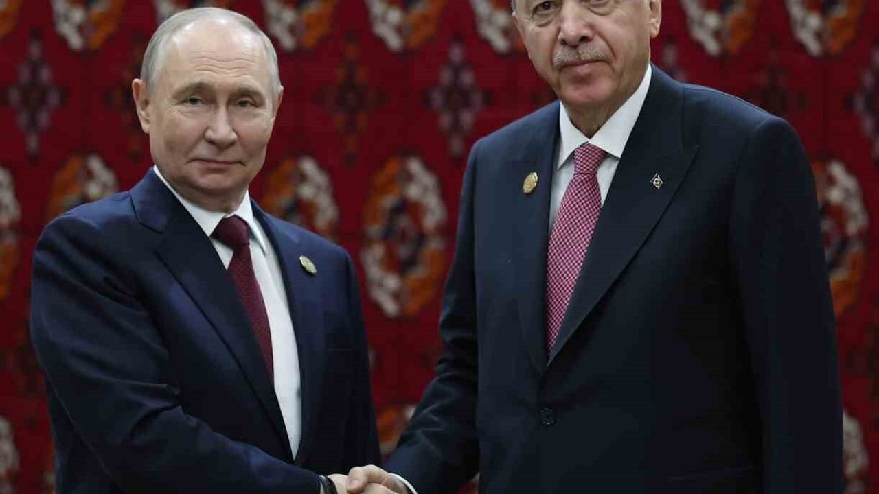 Erdoğan ile Putin Aşkabat'ta Görüştü