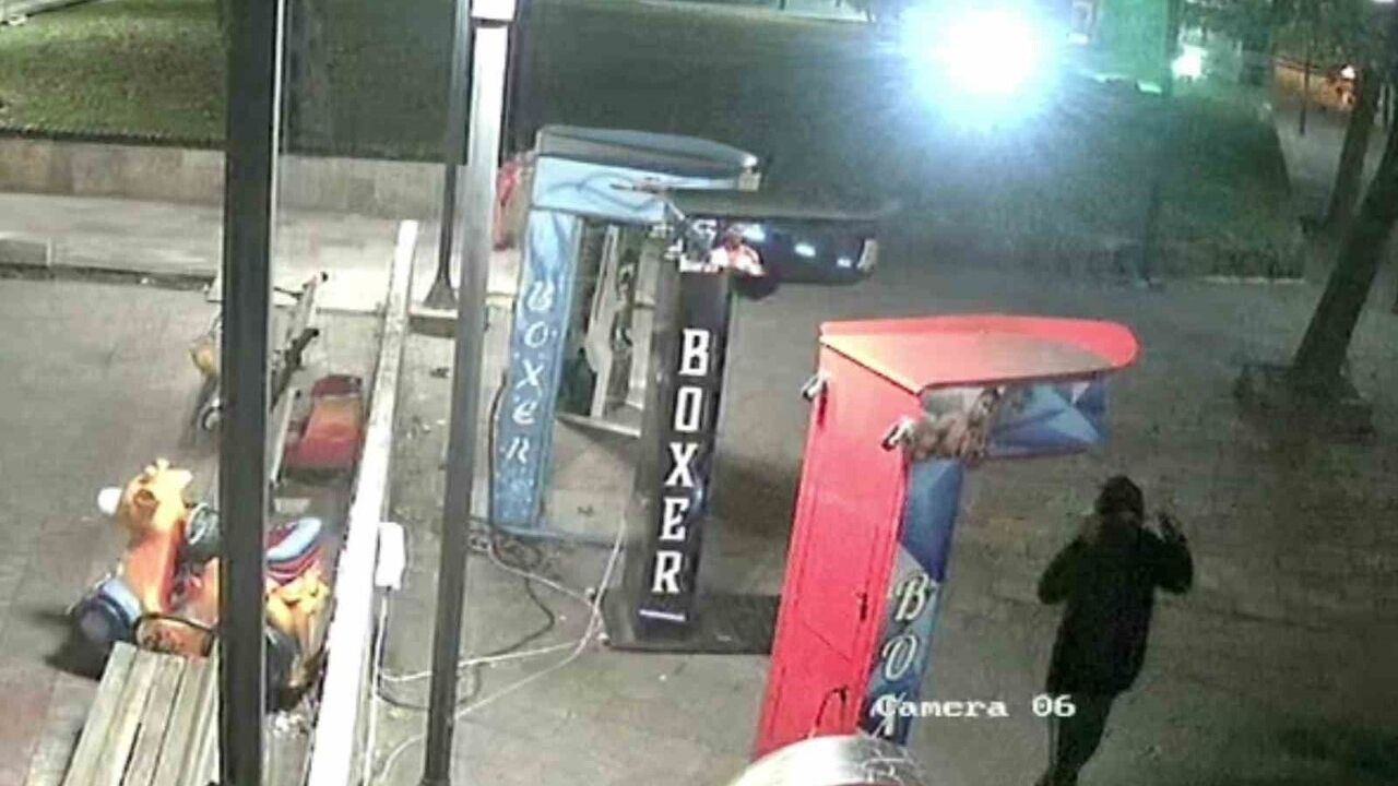 Ereğli'de çocuklar büfenin kilidini çözdü, işletmeci isyan etti