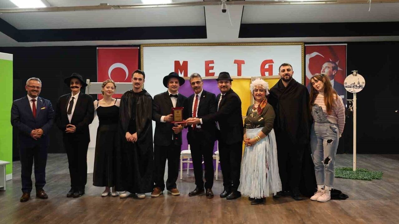 Erenler'de "Fadıl & Faik Yanlış Anlama" sahnelendi