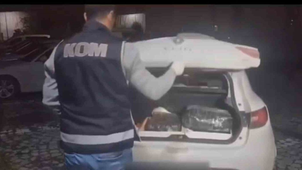 Erzin'de bagajdan 90 ruhsatsız tabanca çıktı