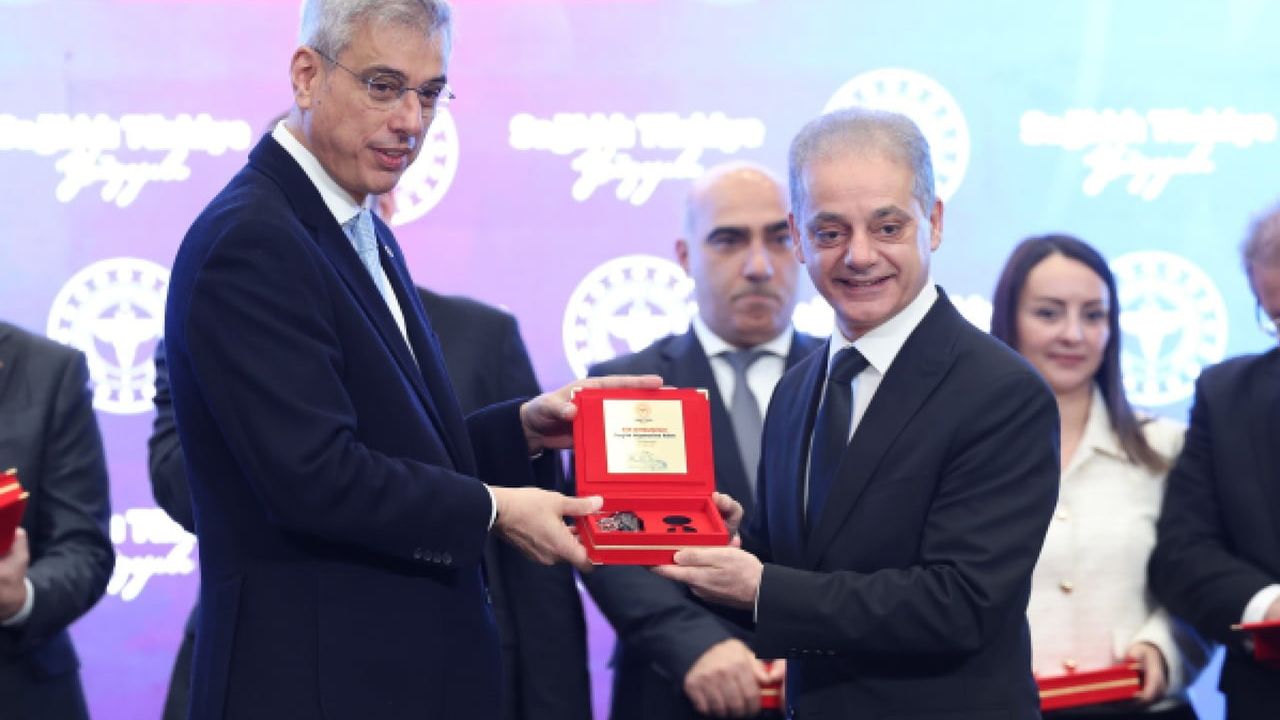 Erzincan'a 4 yeni tam donanımlı ambulans