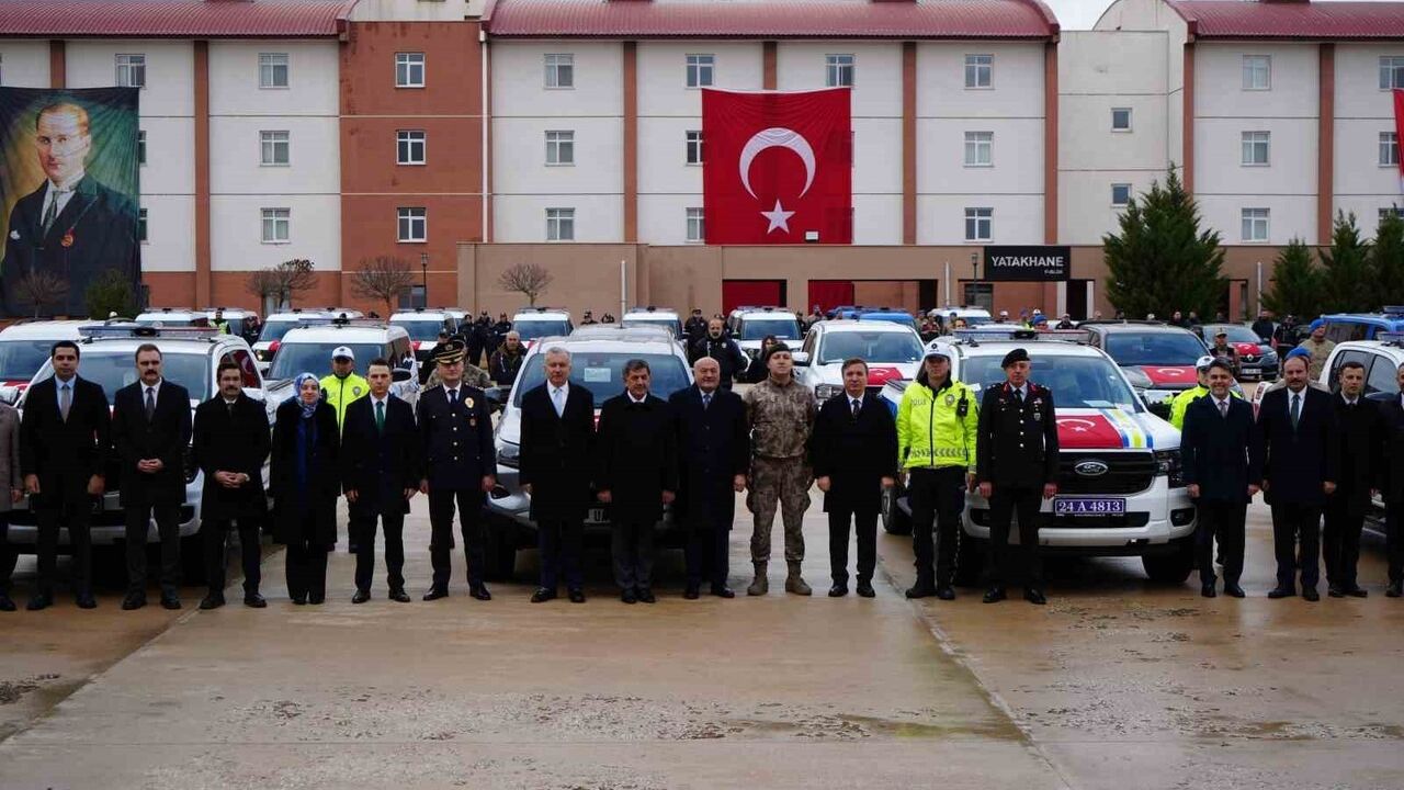 Erzincan'da 122 yeni hizmet aracı güvenlik güçlerine teslim edildi