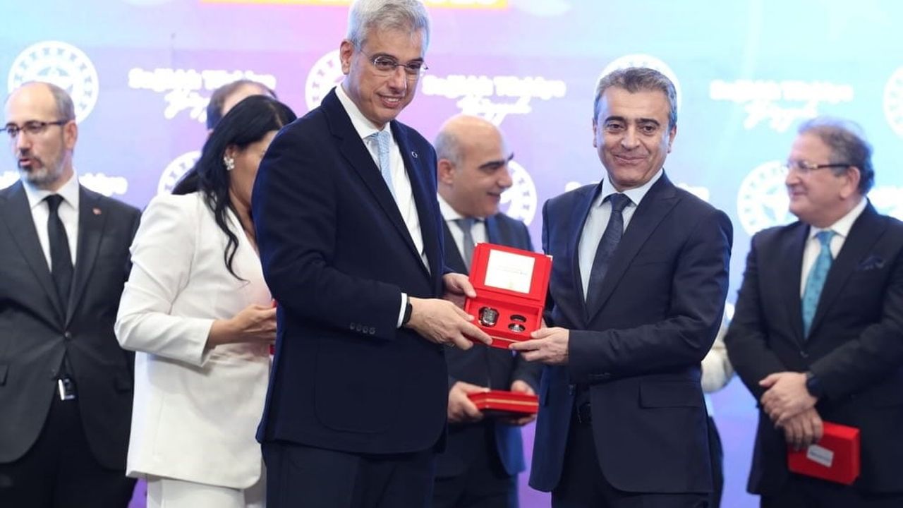 Erzurum'da ambulans teslimi – 856 Ambulansın Sağlık Hizmetine Alım Töreni