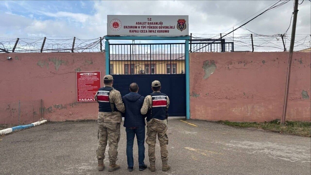 Erzurum'da jandarma 2 FETÖ/PDY şüphelisini yakaladı