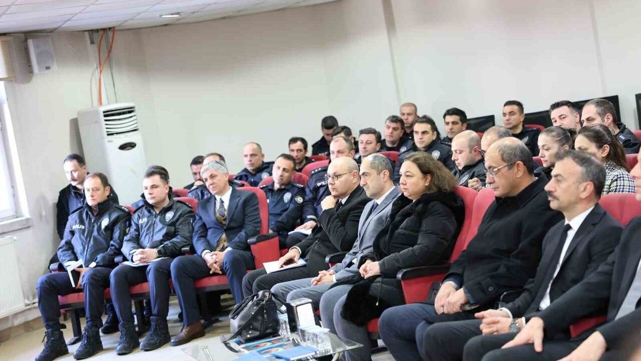 Erzurum Emniyeti Birim Amirleri Toplantısını Gerçekleştirdi