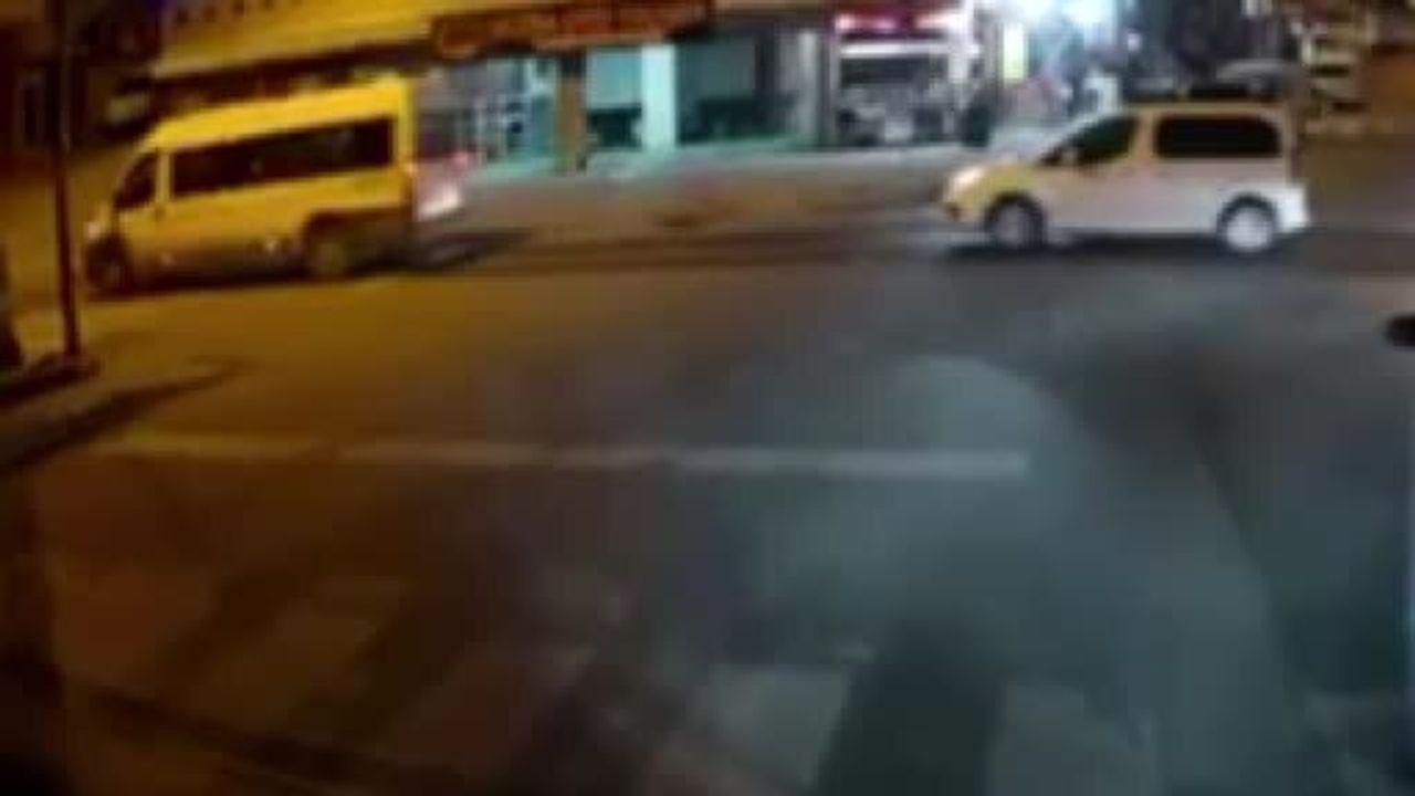 Esenyurt Kıraç'ta firari lastik caddede metrelerce ilerledi; yakalanma anı kamerada