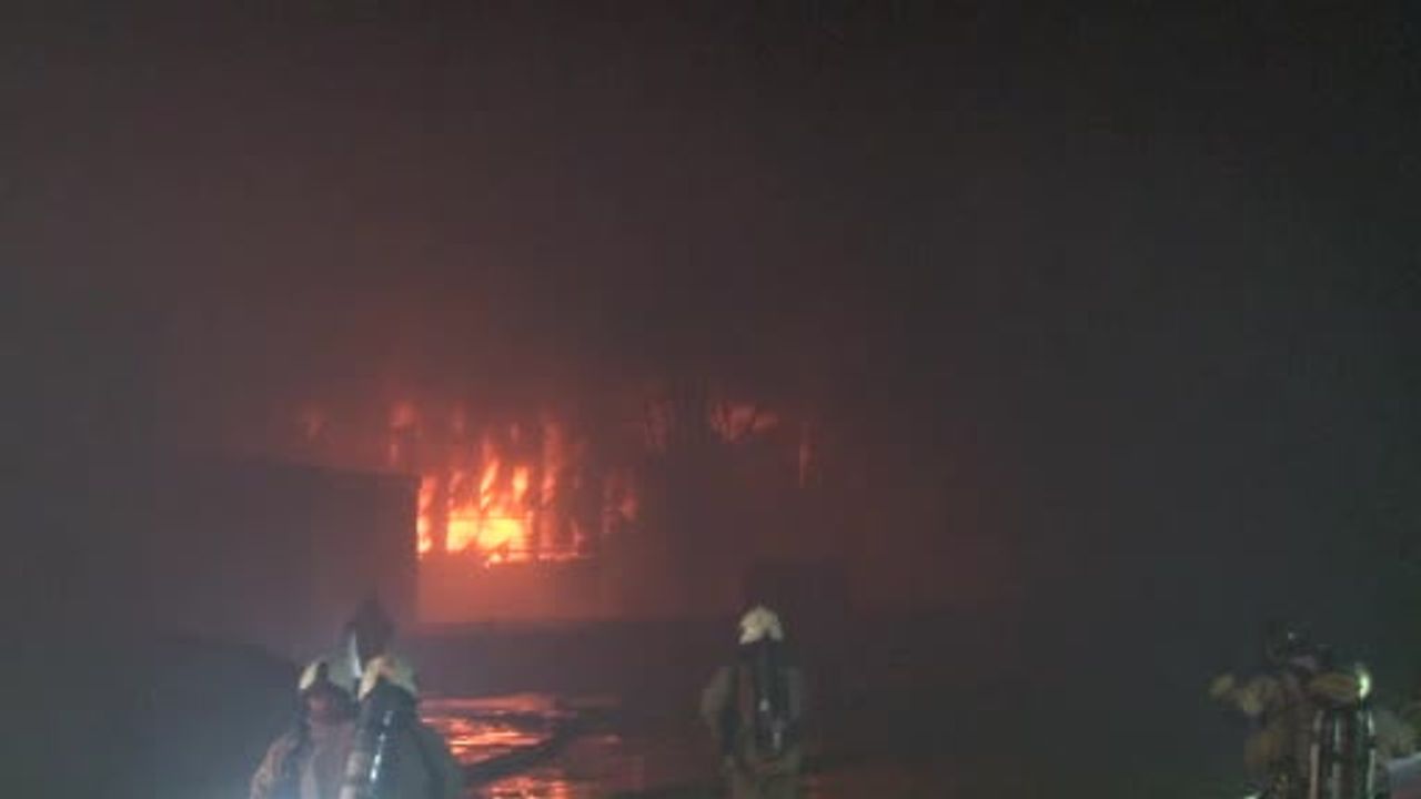 Esenyurt’ta Fabrika Yangını