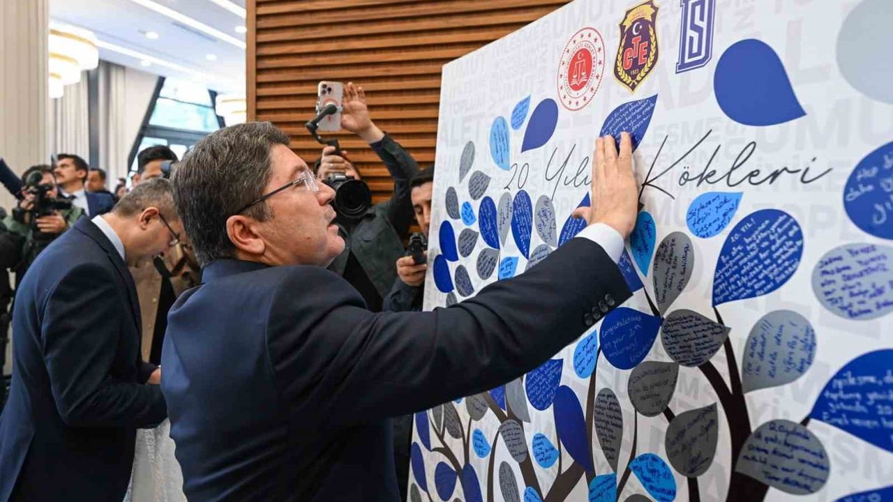 Eskişehir Cumhuriyet Başsavcısı Üzeyir Karakülah '20. Yıla Bütüncül Bakış Sempozyumu'na Katıldı