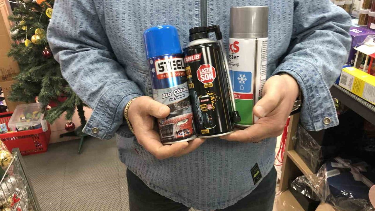 Eskişehir'de Araçlardaki Buzlanmaya Spreyle Pratik Çözüm