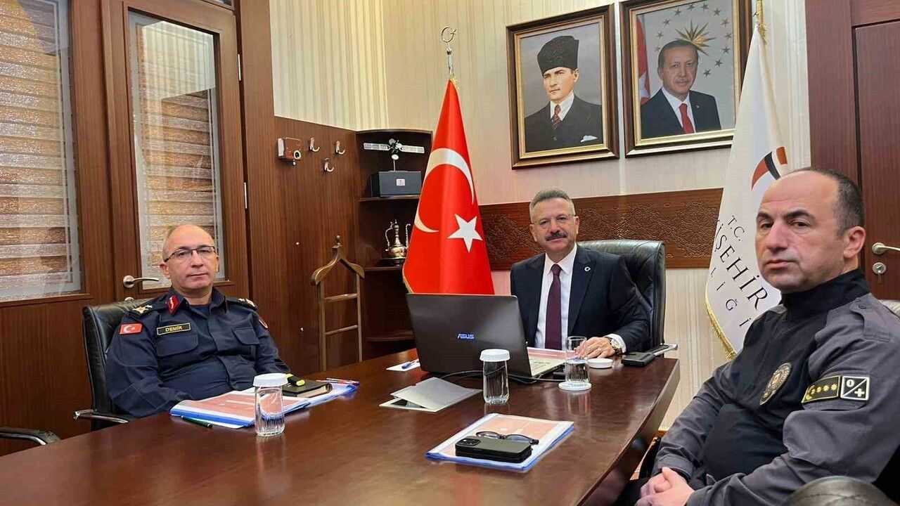 Eskişehir’de asayiş geriledi, vali trafik ve kış lastiği uyarısı yaptı