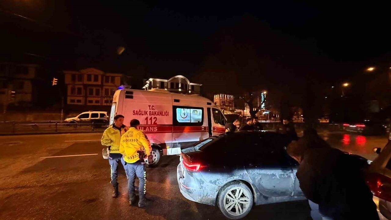 Eskişehir'de direksiyon başında sızan sürücü, 3 saat sonra cam kırılarak uyandırıldı