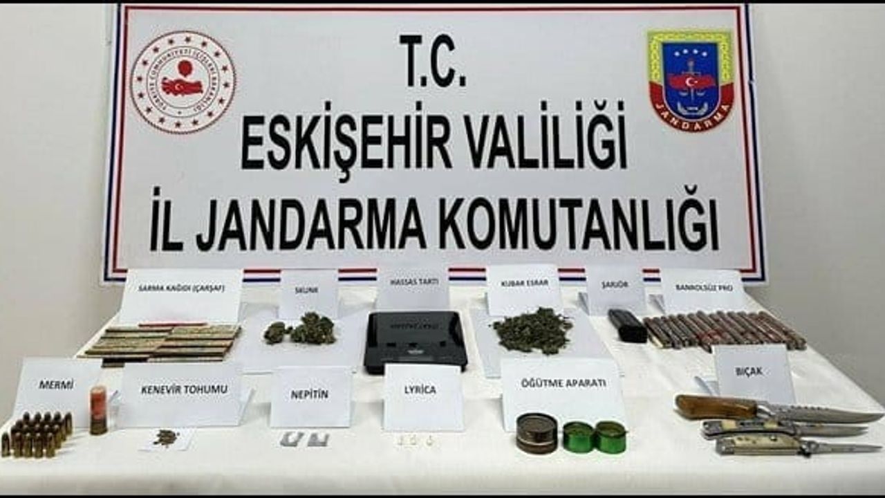 Eskişehir'de jandarmadan uyuşturucu operasyonu: 2 şüpheli yakalandı