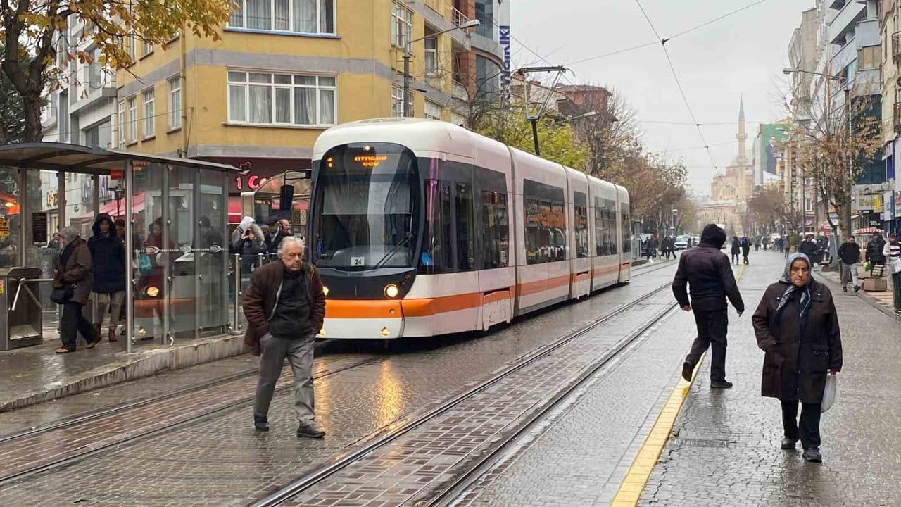 Eskişehir'de öğleden sonra kısa süreli sağanak etkili oldu