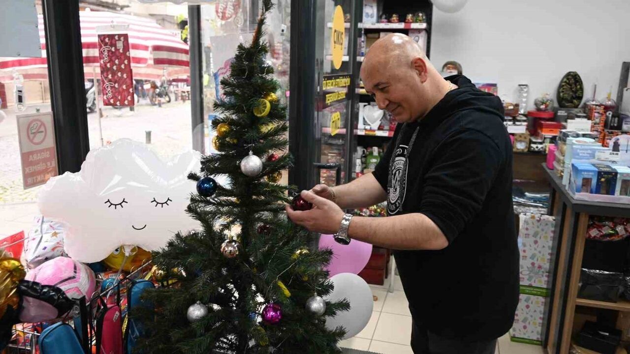 Eskişehir'de yılbaşı öncesi hediyelik ve süsleme talebinde artış