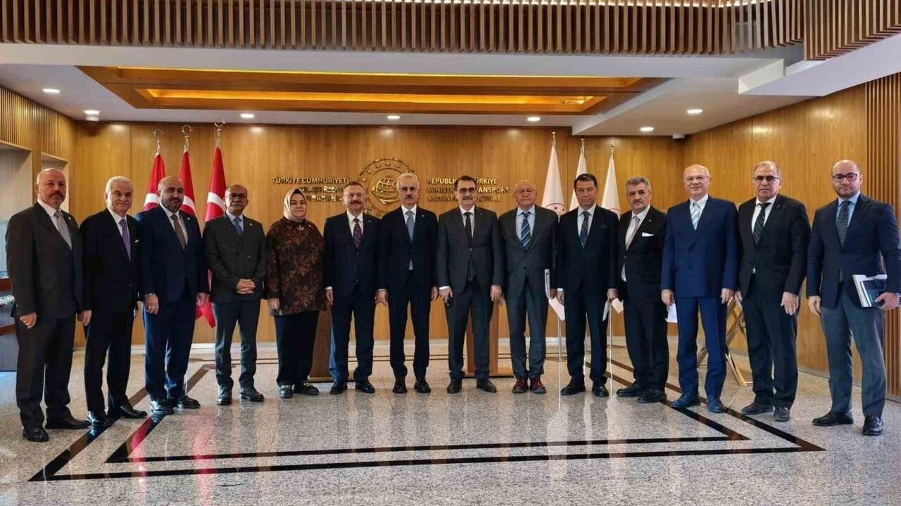 Eskişehir Heyeti Bakan Uraloğlu'nu Ziyaret Etti