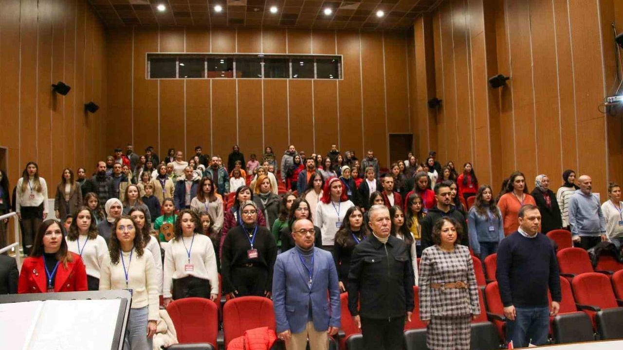 ESOGÜ'de 'Gençlerle El Ele, Gönül Gönüle' Projesi Kapanış Töreni
