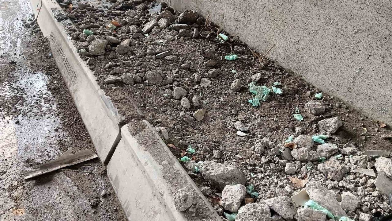 Fatih Köprüsü’ndeki açık inşaat ana arterde tehlike yaratıyor