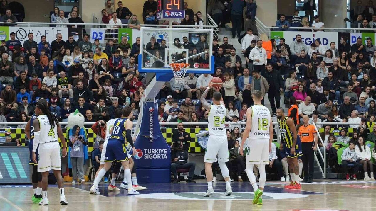 Fenerbahçe Beko, Merkezefendi Belediyesi Basket’i 87-64 Yenerek 10. Hafta Galibiyetini Aldı