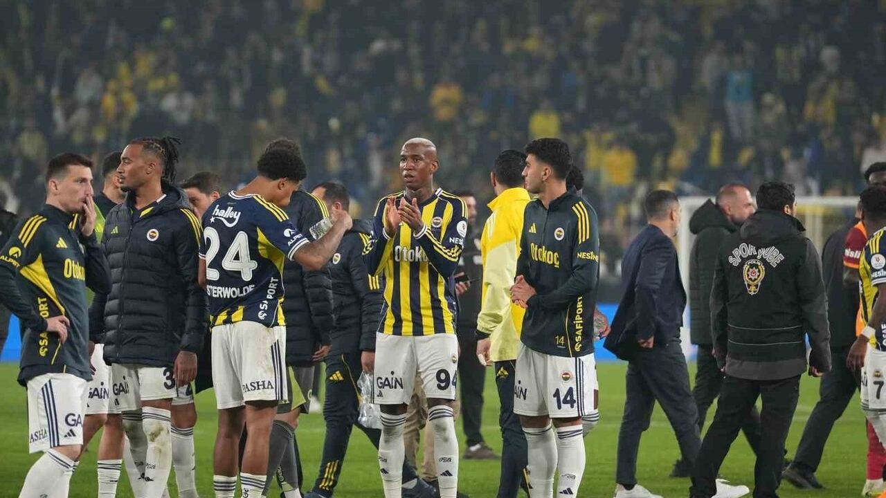 Fenerbahçe’nin 5 maçlık galibiyet serisi Galatasaray derbisinde sona erdi