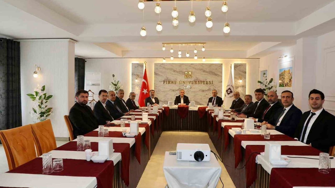 Fırat Üniversitesi 2025 Dış Paydaş Toplantısı: Kamu-Sanayi İş Birlikleri Masada