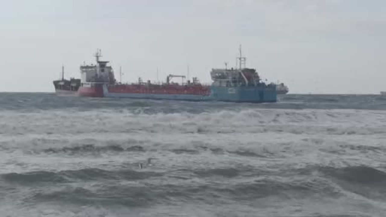 Florya açıklarında iki tankerden acil çağrı, kurtarma ekipleri yönlendirildi