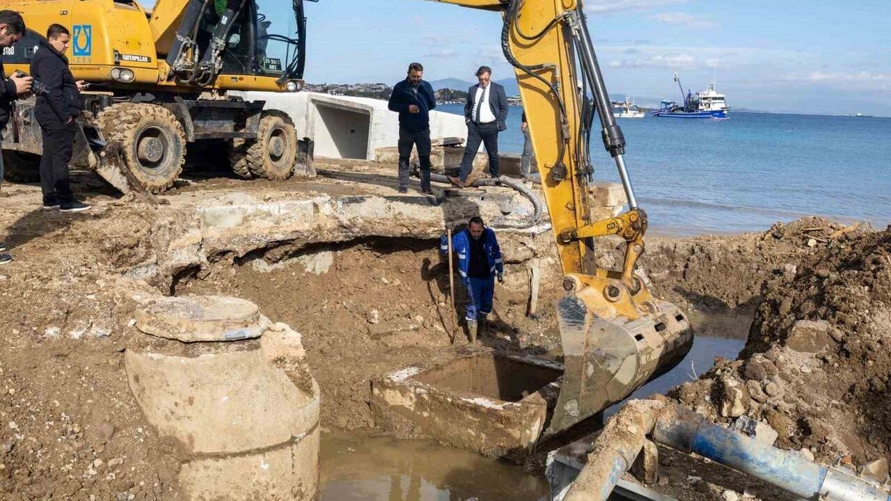 Foça'da sel felaketi: geciken önlemler sonrası yeniden taşkın