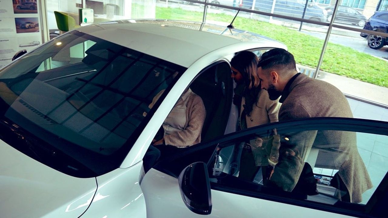 Fransa'da 'Leasing Social' ile dar gelirli çalışanlara elektrikli araç kiralama