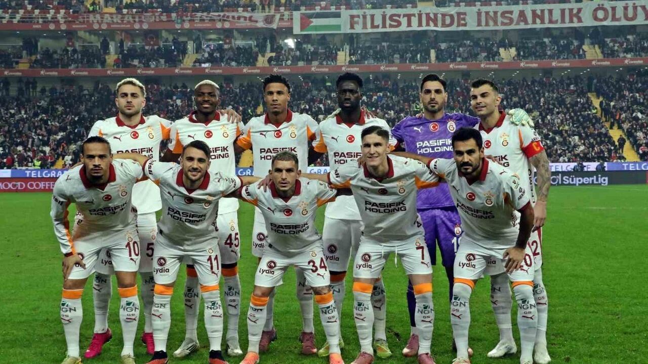 Galatasaray, Antalyaspor karşısında 2 değişiklikle başladı