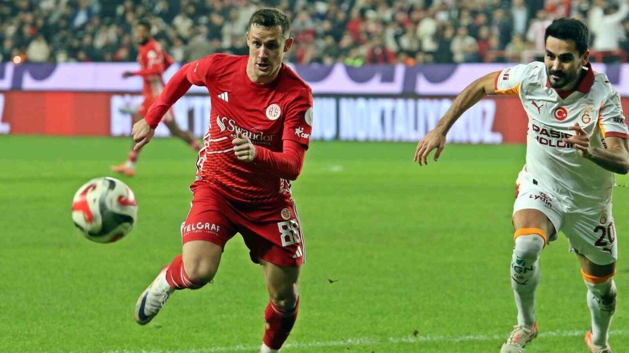 Galatasaray, Antalyaspor'u 4-1 Yendi — Trendyol Süper Lig 16. Hafta