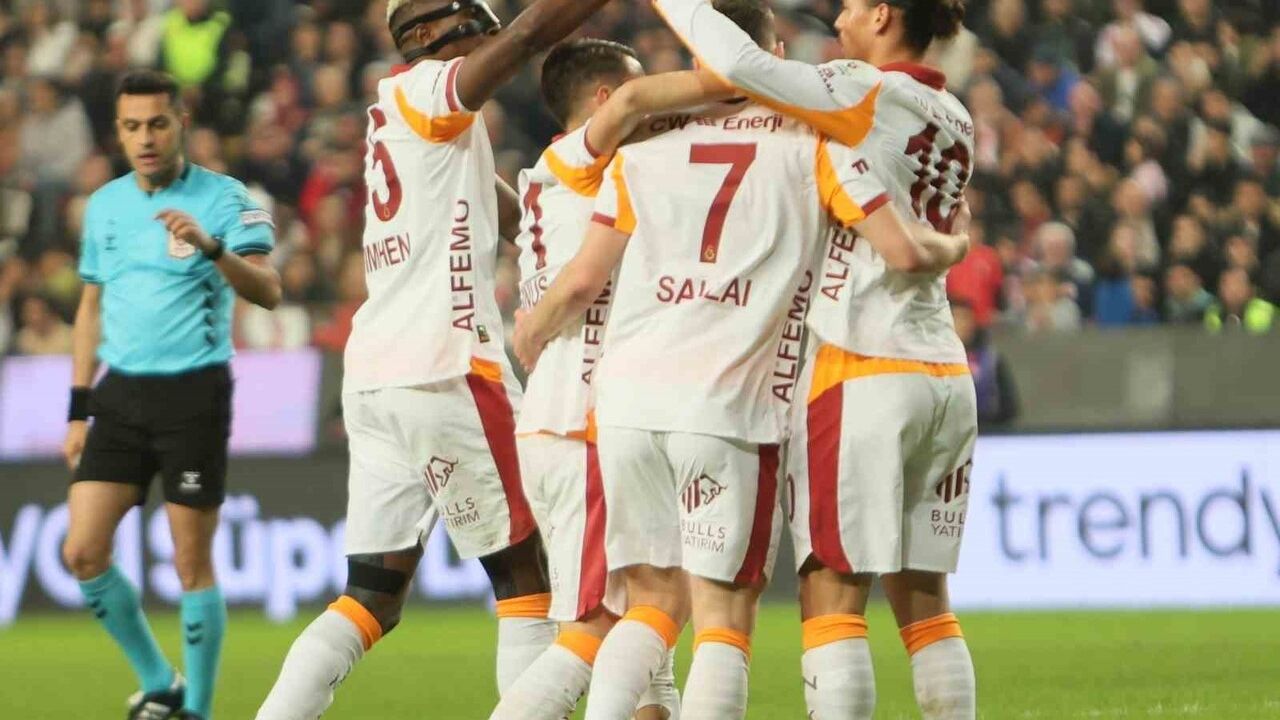 Galatasaray'ın Antalyaspor'a Karşı 19 Maçlık Yenilmezlik Serisi Sürüyor