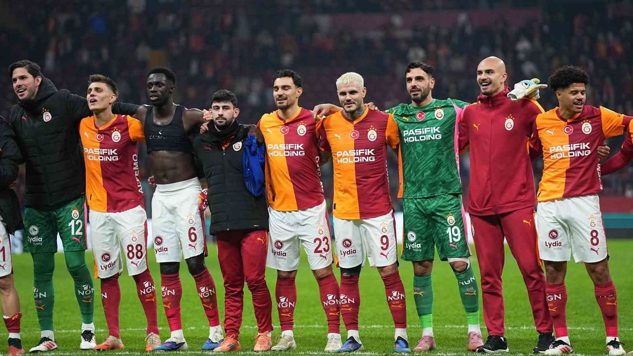 Galatasaray, Trendyol Süper Lig’in ilk yarısını 42 puanla lider tamamladı
