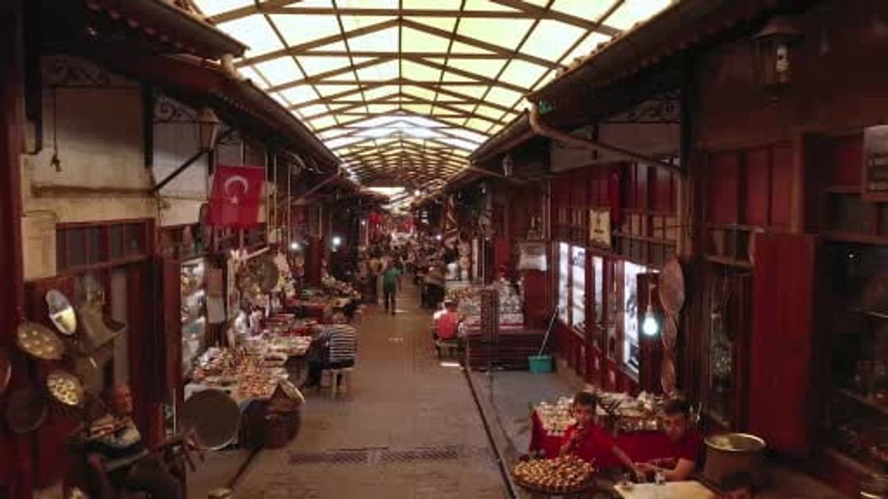 Gaziantep'in yeni model bakır su mataraları rağbet görüyor
