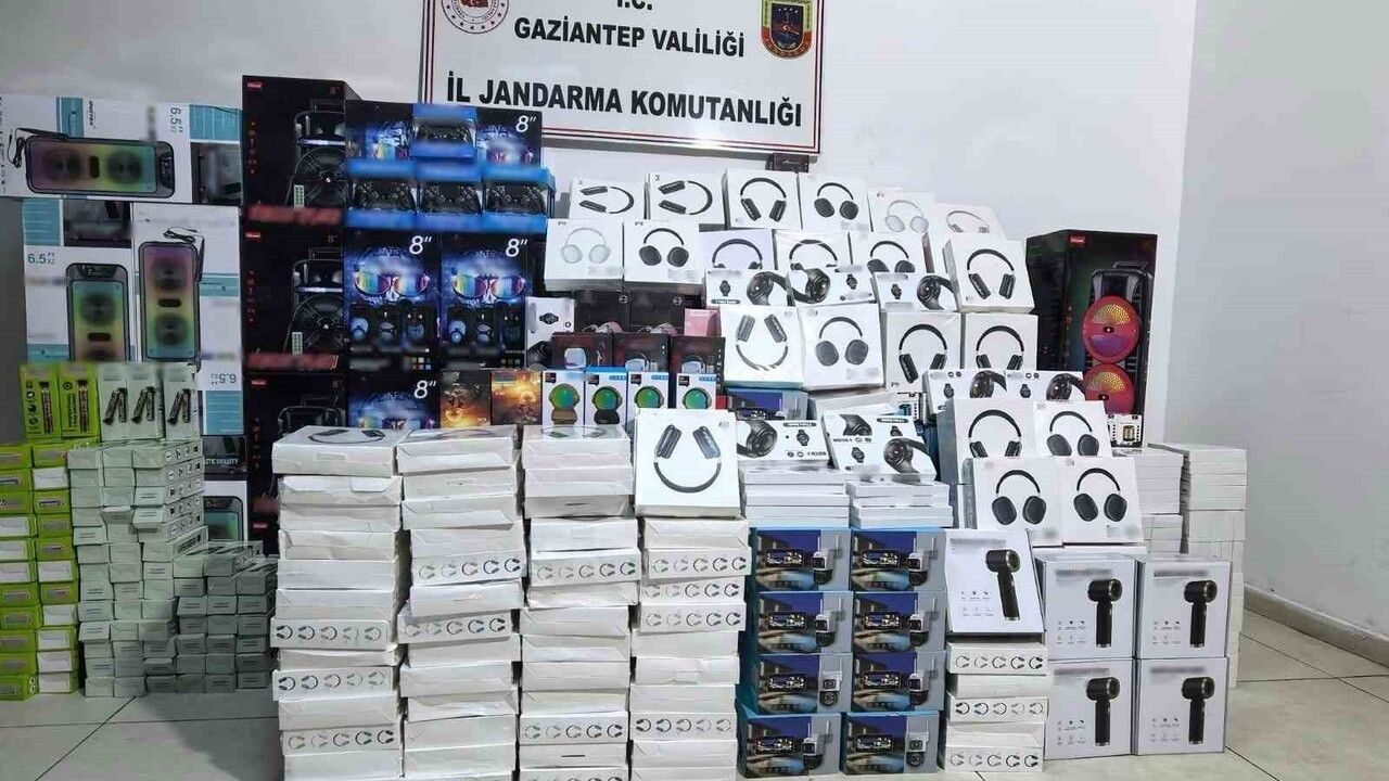 Gaziantep'te 1,5 milyon TL değerinde kaçak elektronik ele geçirildi