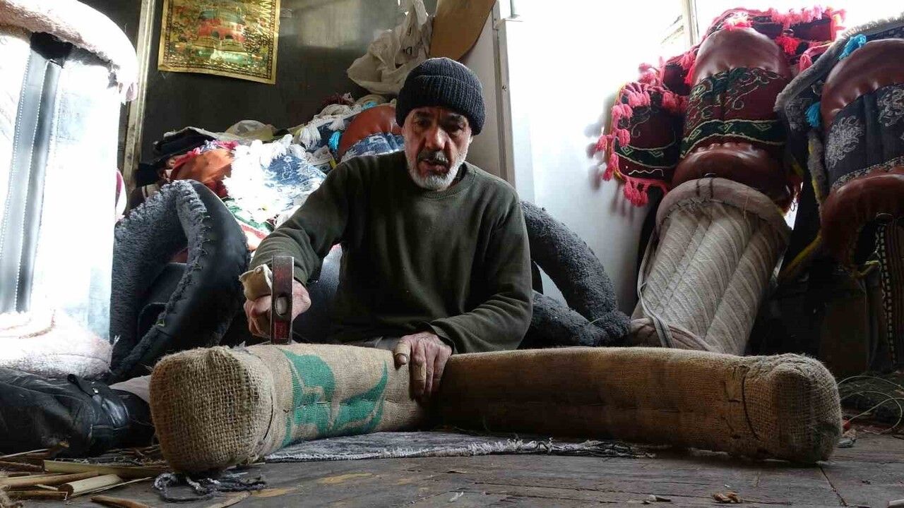 Gaziantep’te 55 yıldır semercilik yapan usta mesleğini yaşatıyor
