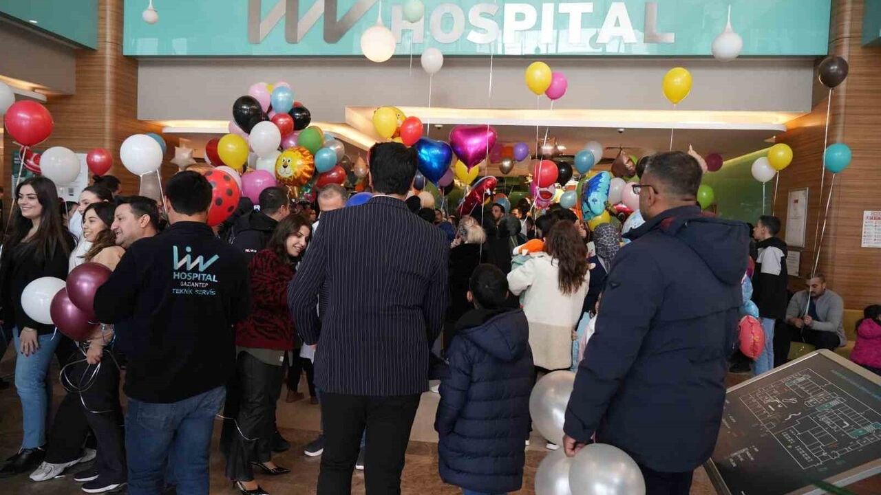 Gaziantep’te 7 yaşındaki Melih Tuğra için balonlu kutlama