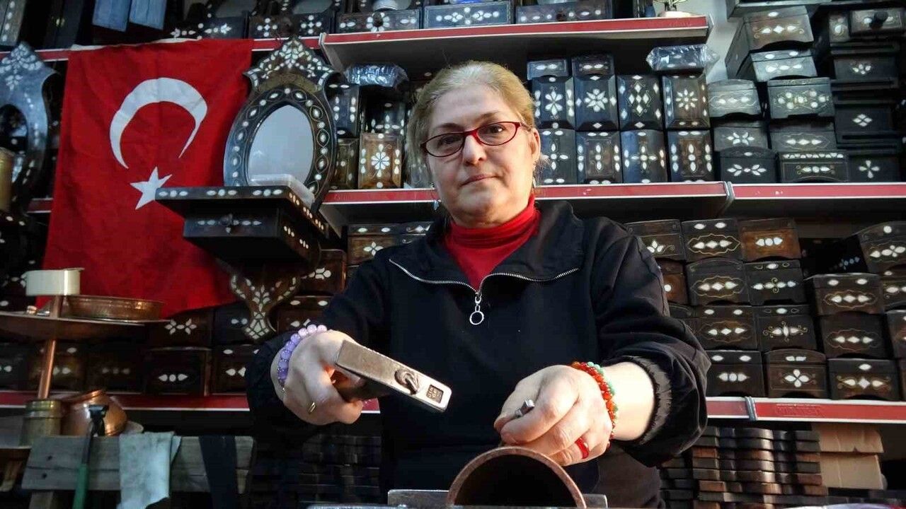 Gaziantep'te Kadın Bakır Ustası Emine Sibel Bakırcı
