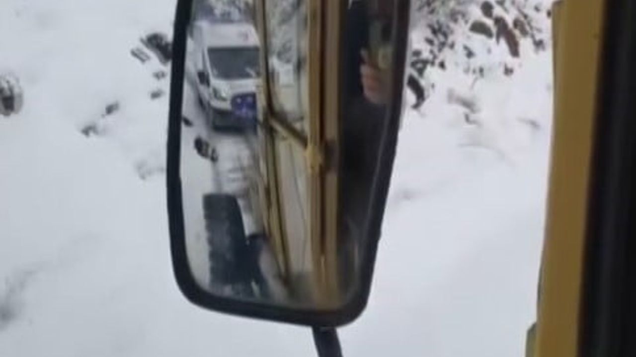 Gaziantep'te kar engeli aşıldı: Kolu kırılan kadın hastaneye yetiştirildi