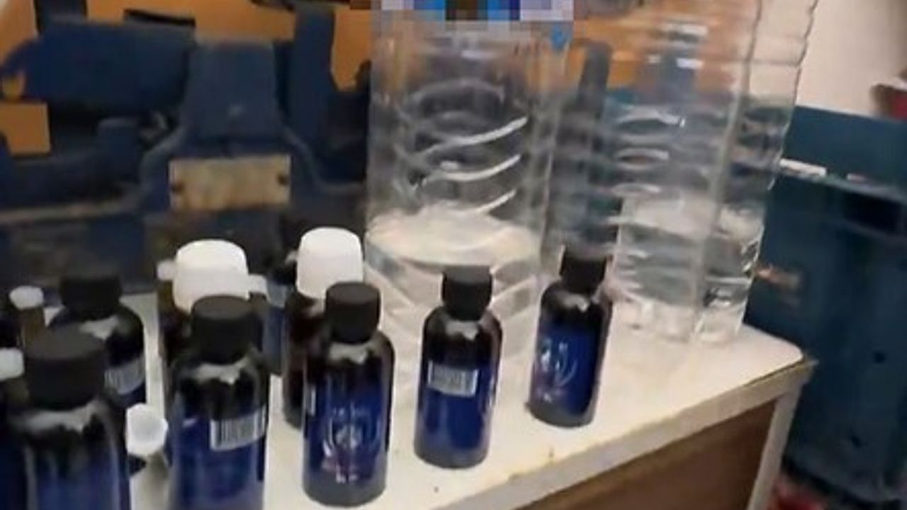 Gaziantep'te kasap dükkanında kaçak alkol imalathanesi tespit edildi