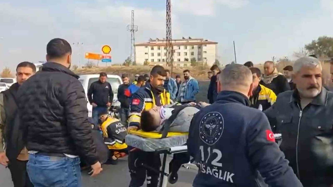Gaziantep’te motosiklet arkadan çarptı: 2 kişi yaralandı