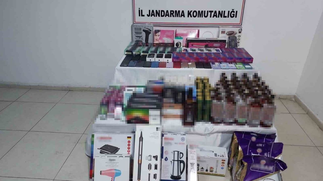 Gaziantep'te yılbaşı öncesi büyük kaçakçılık operasyonu