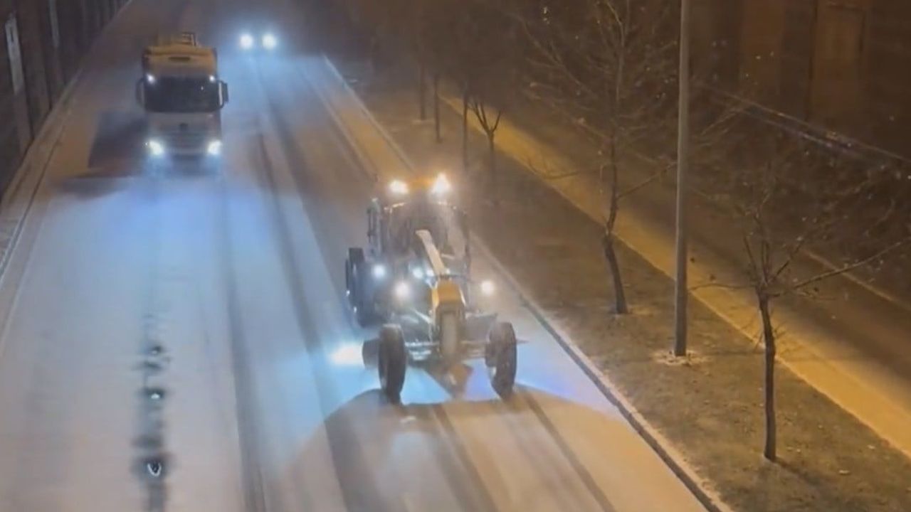 Gaziantep’te yoğun kar yağışı etkisini gösterdi
