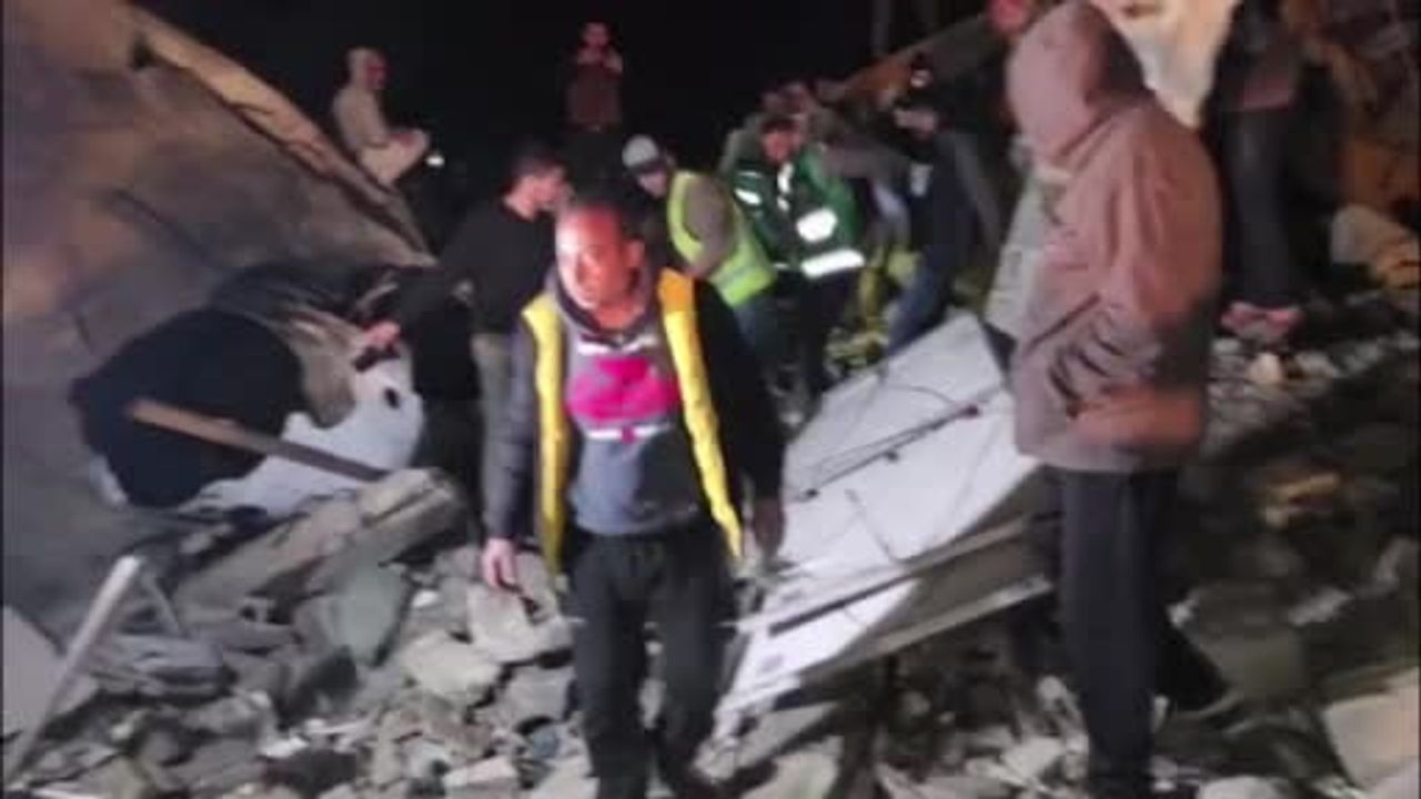 Gazze'de fırtına 22 binayı çökertti: 18 sivil yaşamını yitirdi