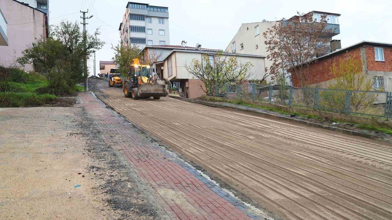 Gebze Adem Yavuz Mahallesi'nde 21 bin ton asfaltla üstyapı yenilendi