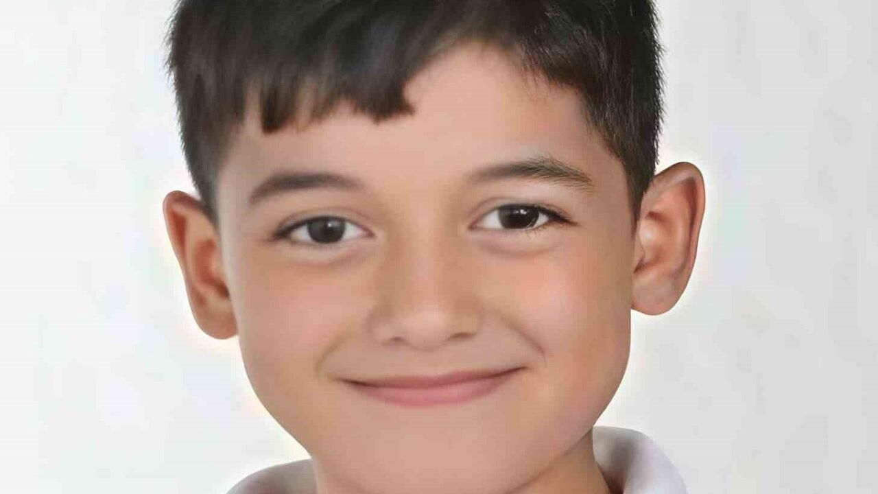 Gebze'de servis çarpması sonucu ölen 10 yaşındaki Miraç İslam Efe defnedildi